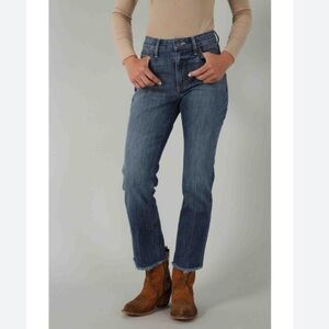 Kimes Ranch Women's Monica Medium Wash Mid Rise Cropped Jeans Size 00